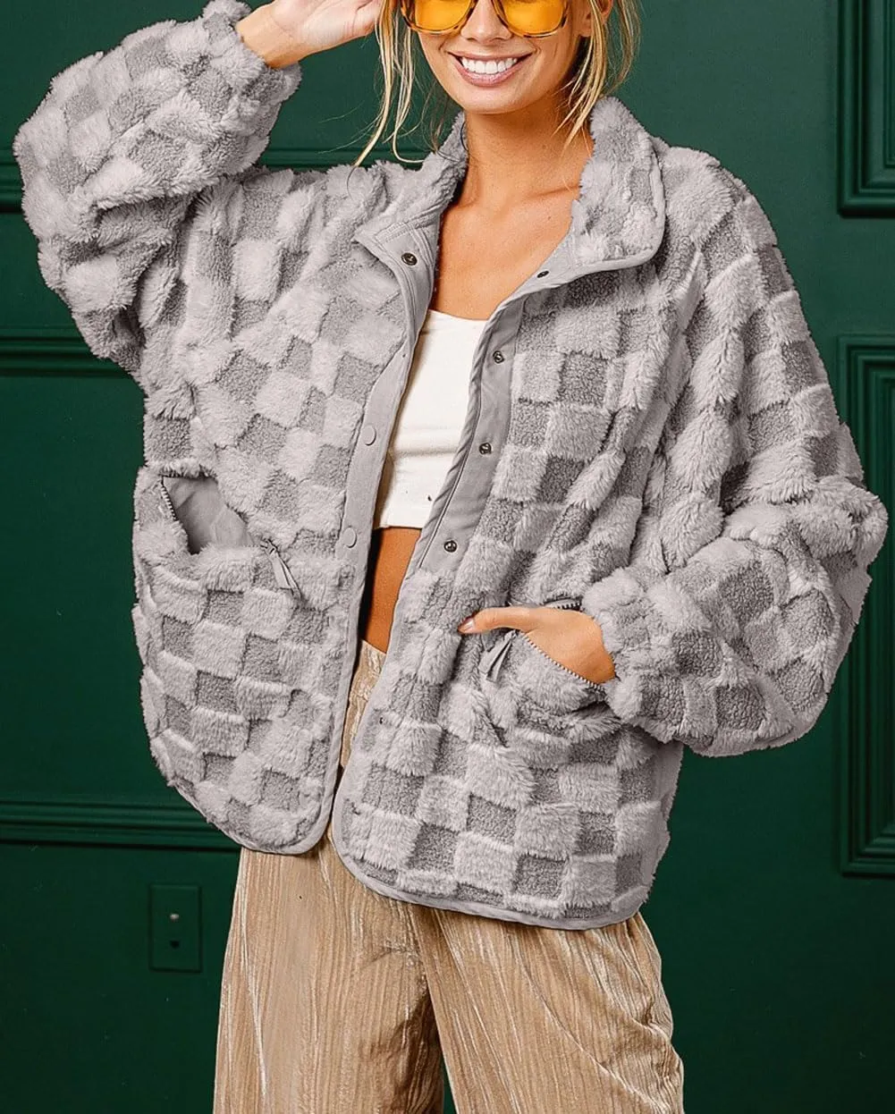 chouyatou Women Winter Casual Checkered Fleece Jacket Fuzzy Oversized Sherpa Jacket Shacket Faux Fur Coat